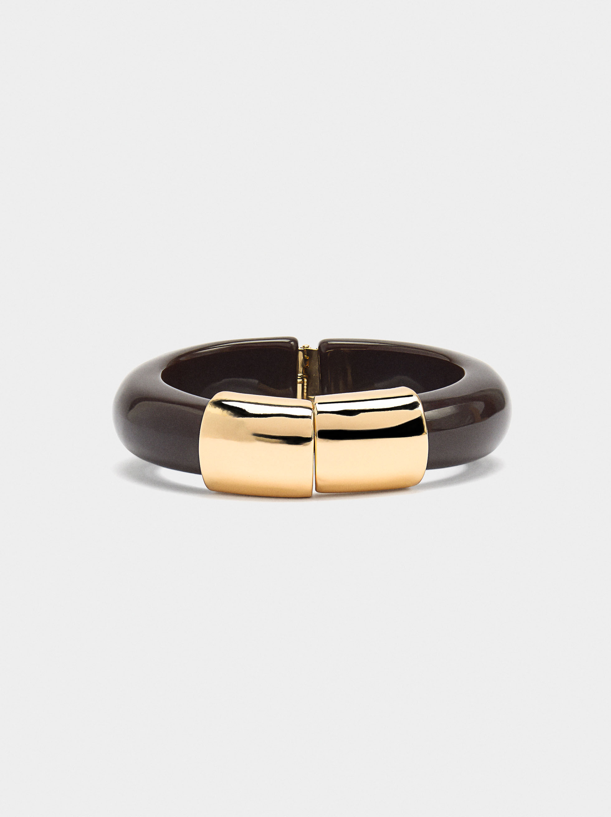 Rigid resin bracelet