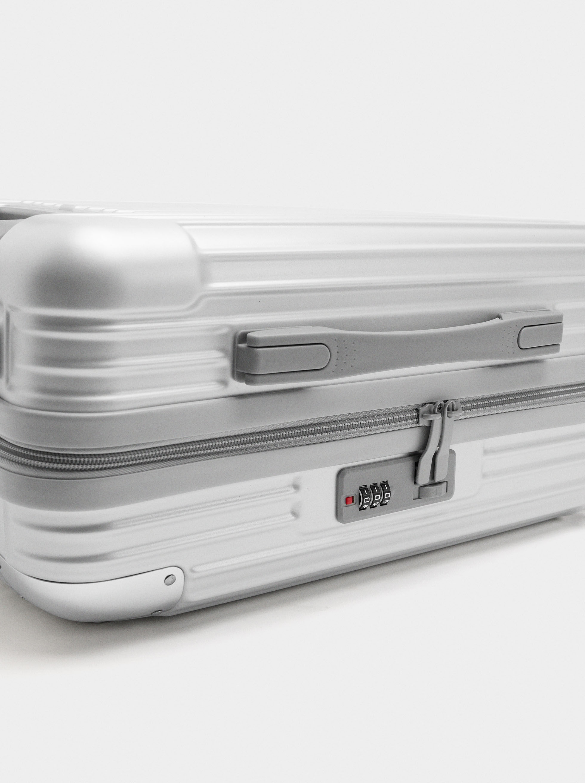 S Texture Travel Suitcase