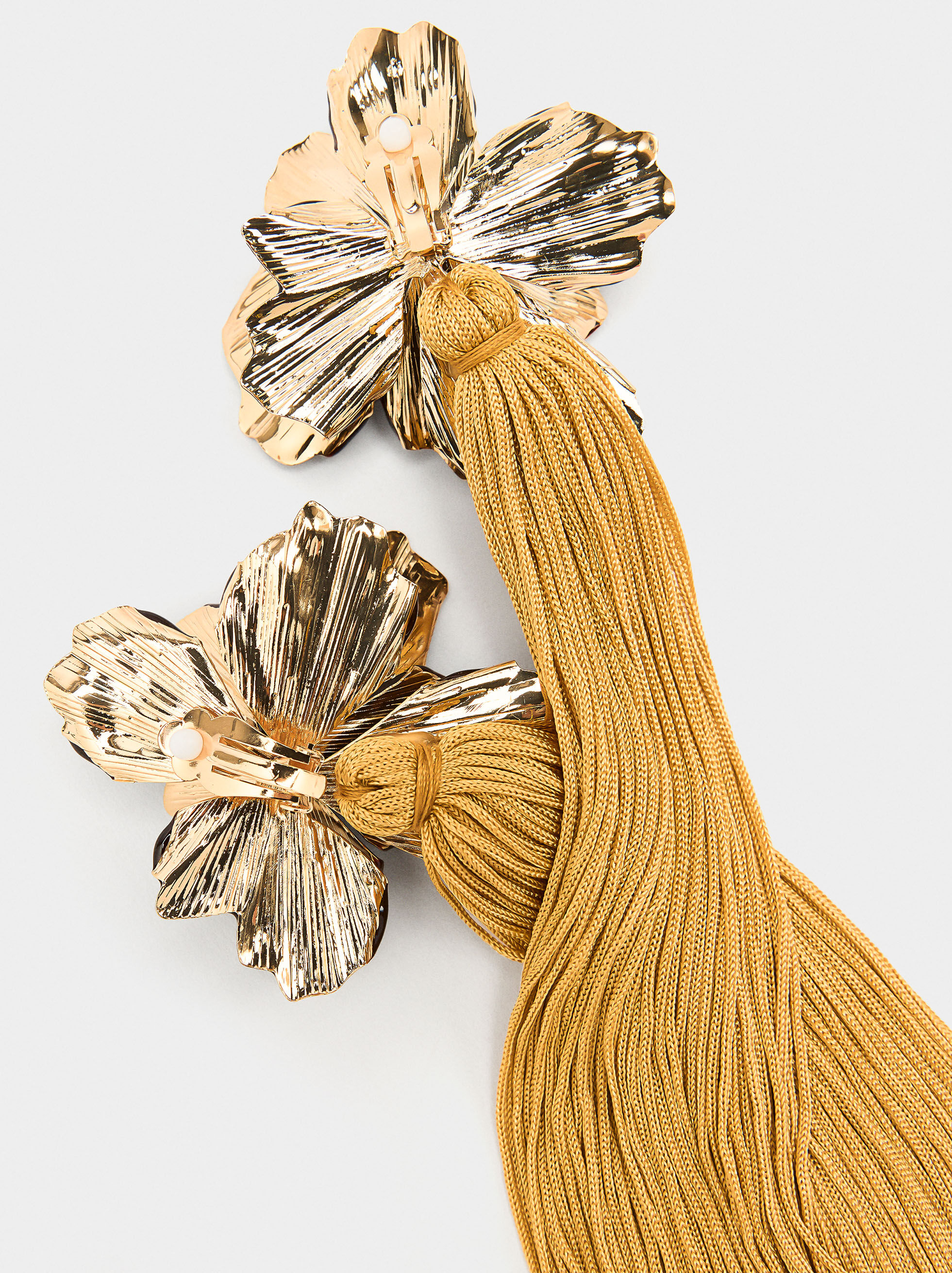 Maxi flower earrings with tassels