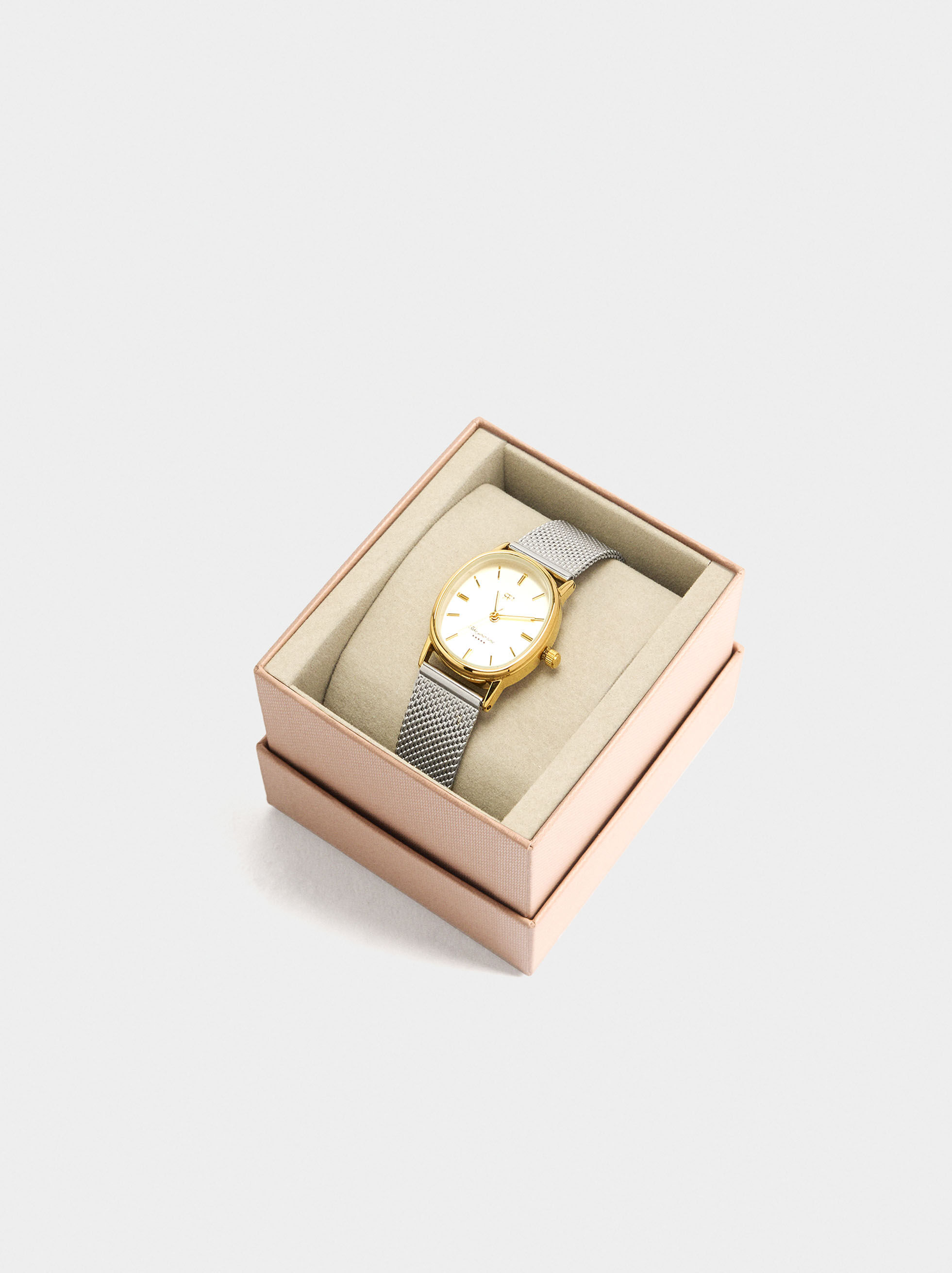 Oval bicolor watch with stainless steel mesh