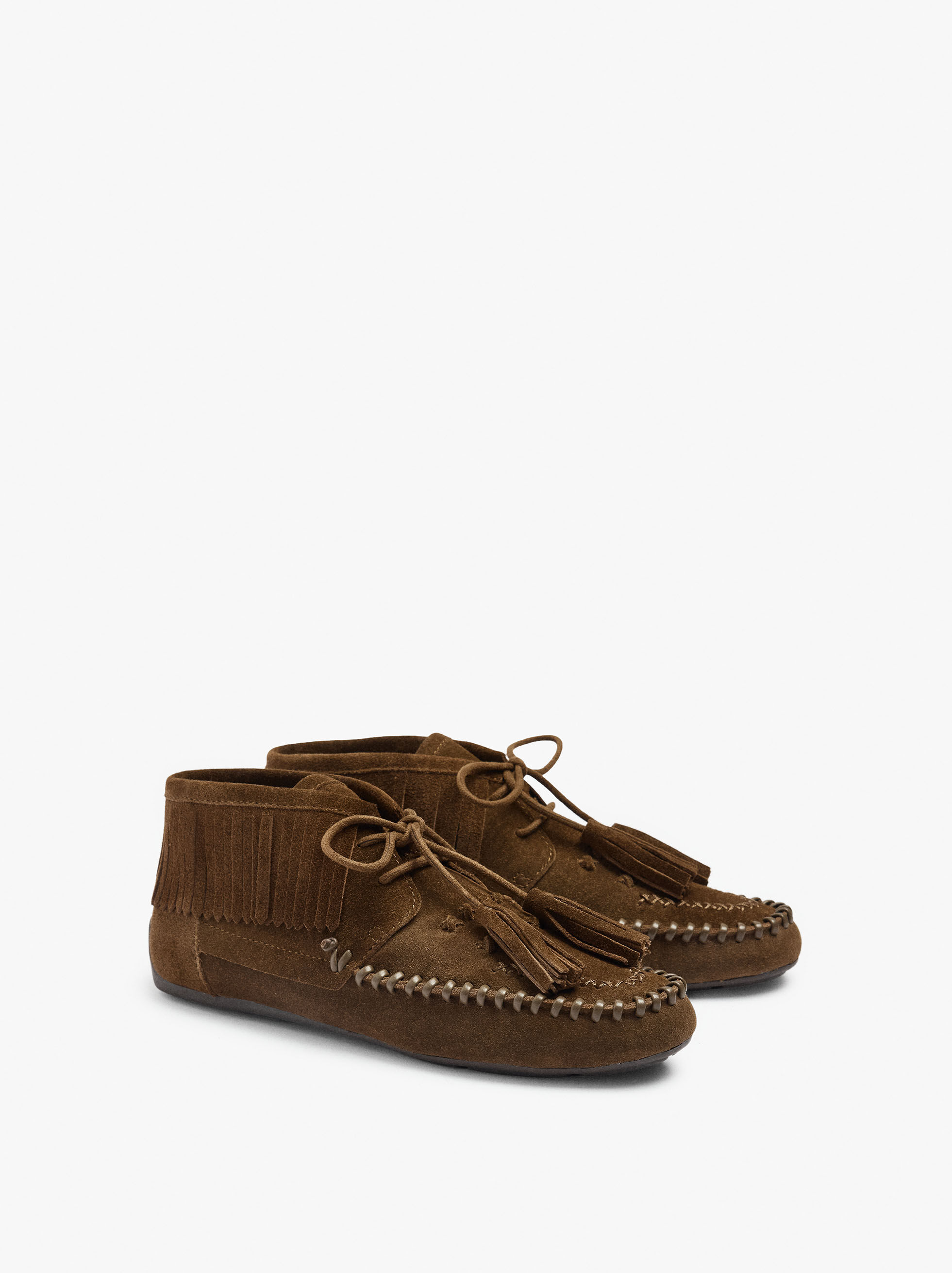 Flat leather ankle boots with fringe