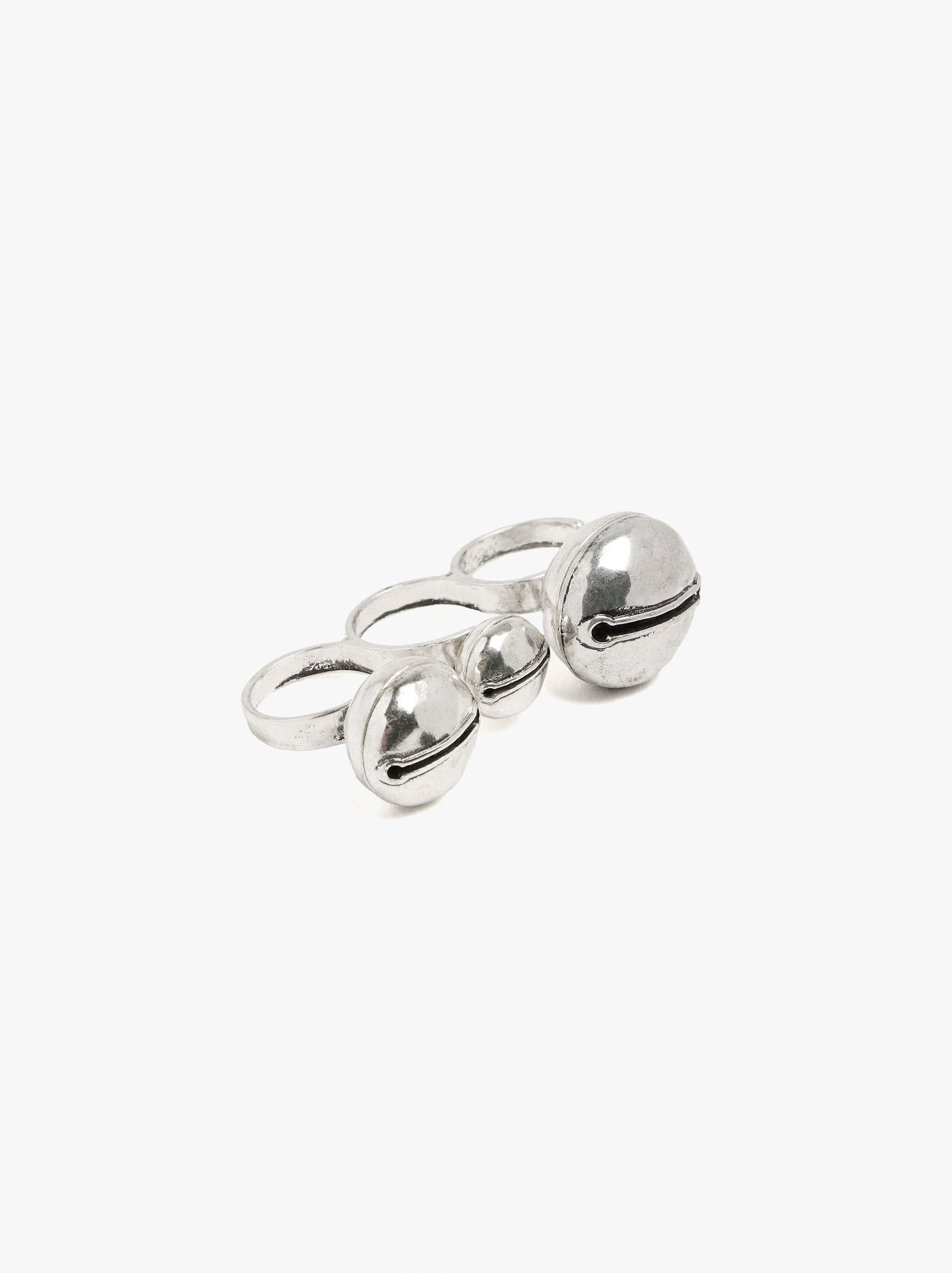 Triple ring with jingles