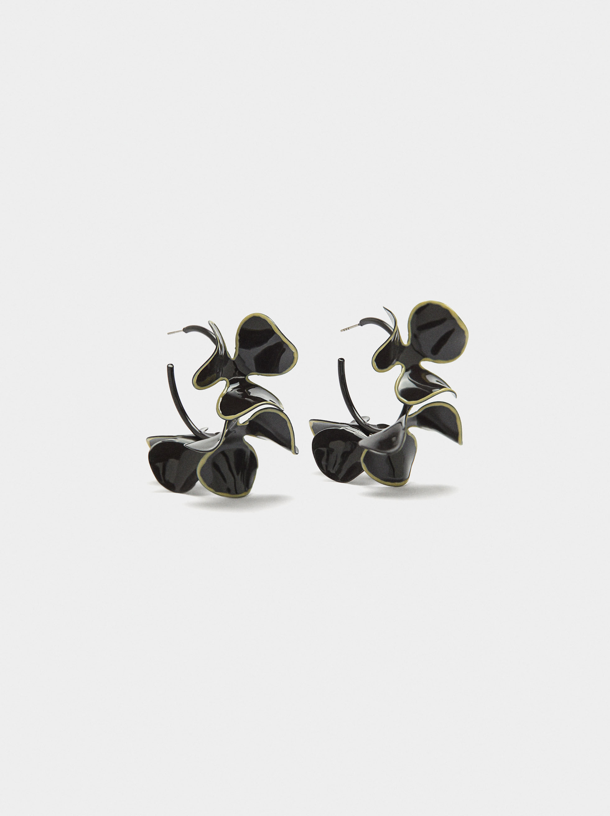 Enamel flowers rings
