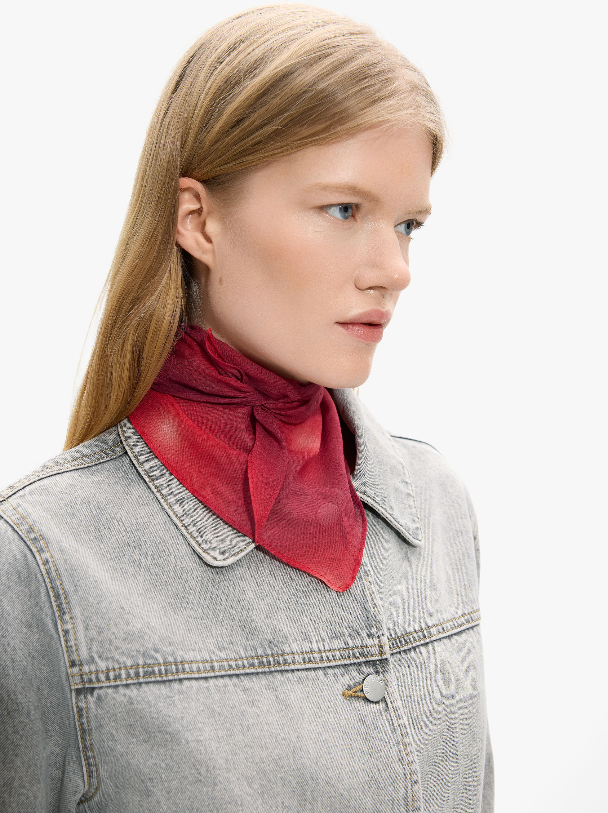 Printed triangular scarf