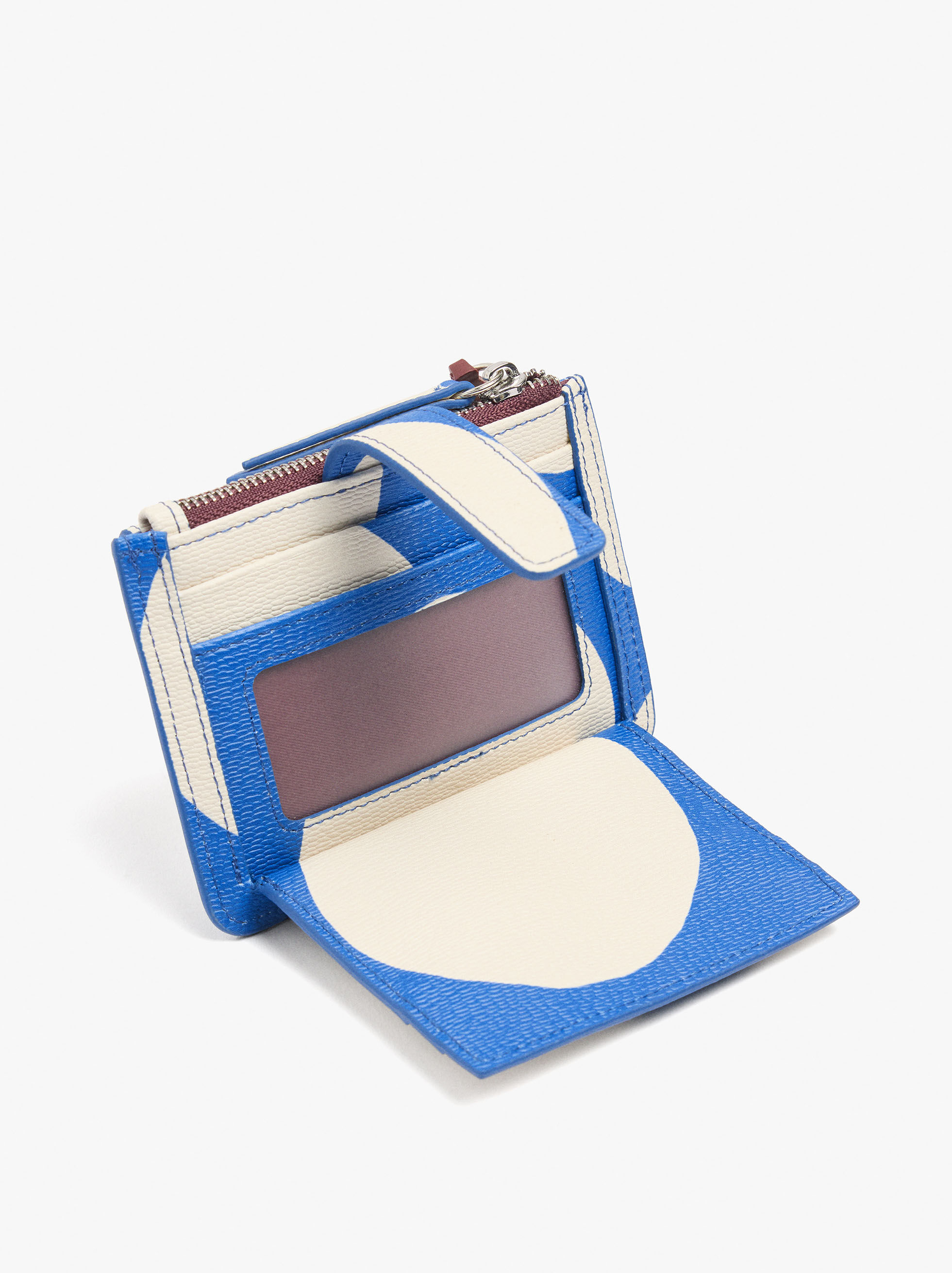 Patterned textured cardholder