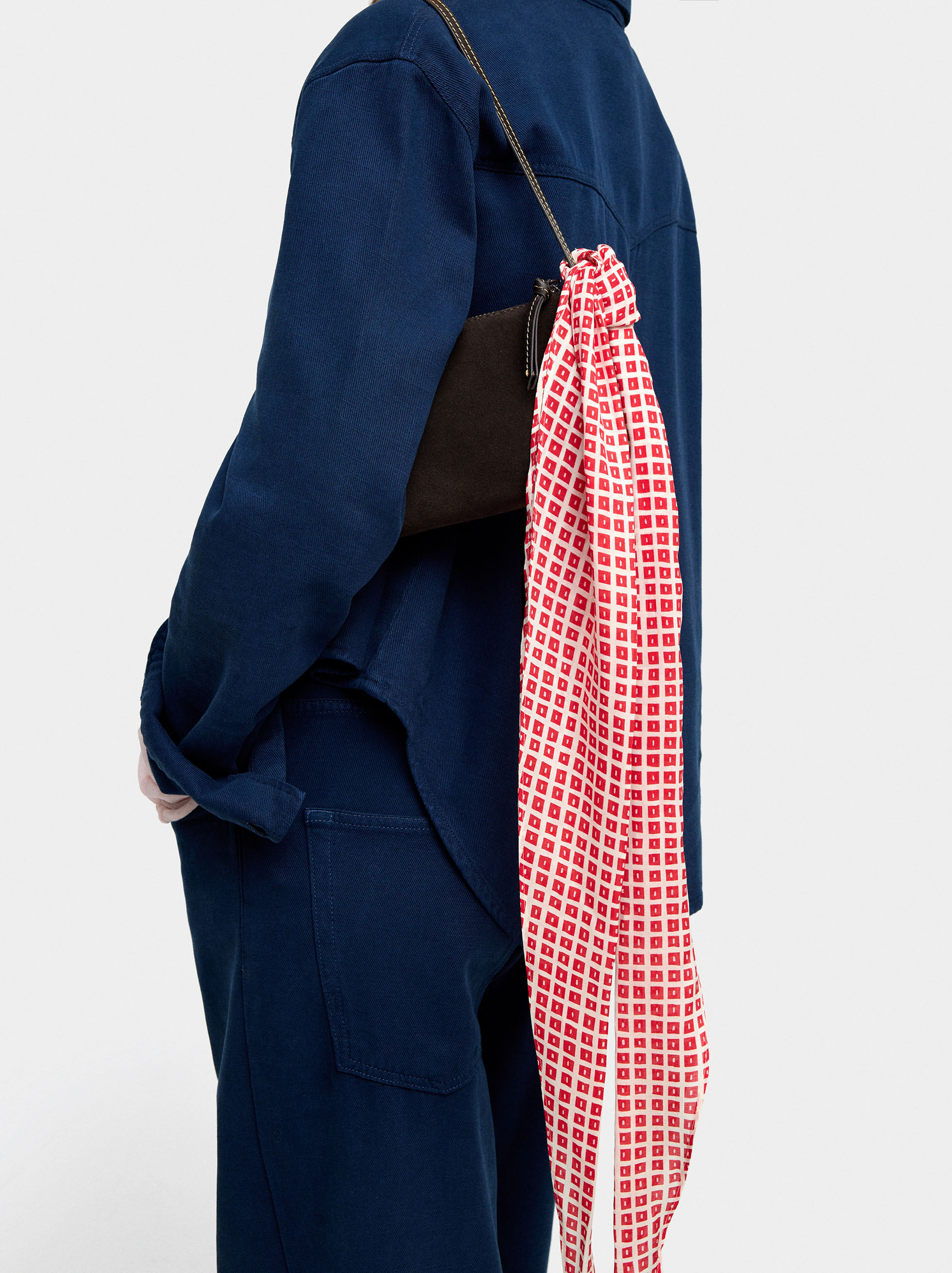 Printed triangular scarf with beads