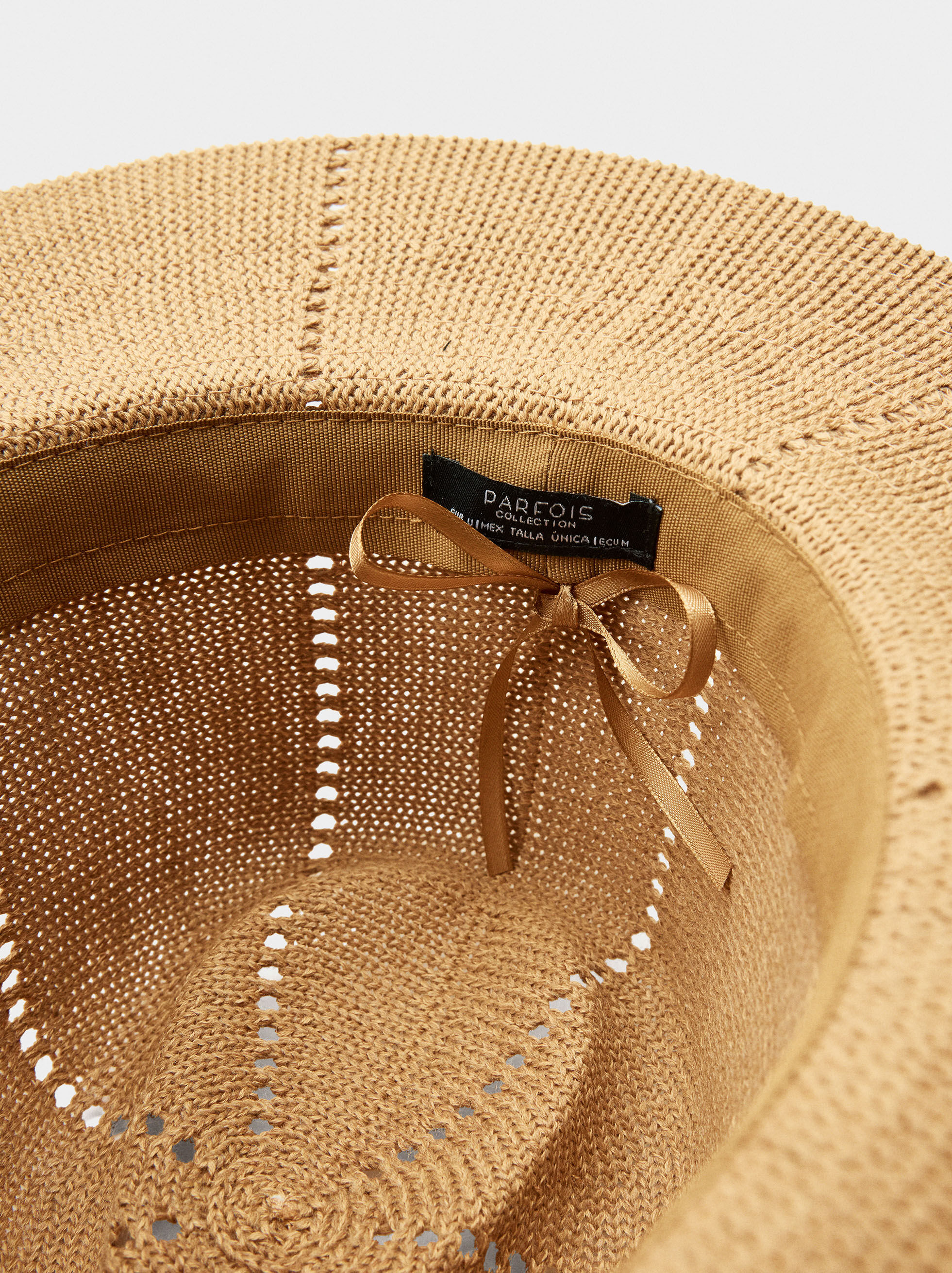 Mesh hat with bead detail